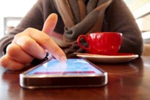 social media scrolling 